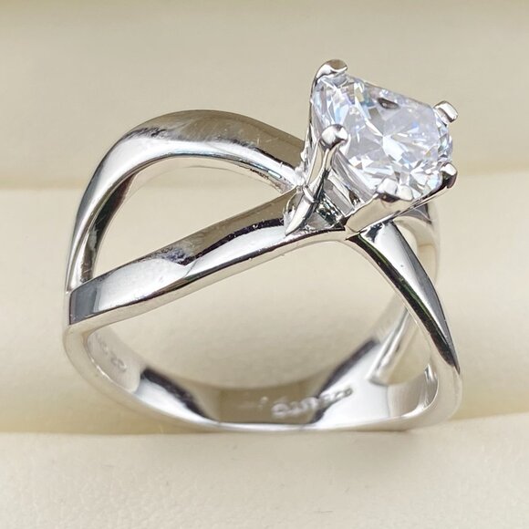 UTC 925 Sterling Silver Heart Shaped CZ, Love & Romance Ring Size 8 - 5.7 Gm. - Picture 7 of 15